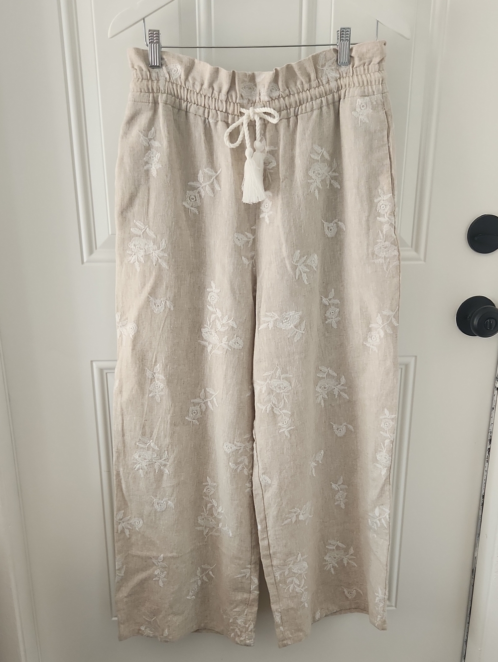 Ladies HOUSE of HARLOW 1960 Wide Leg Pant.